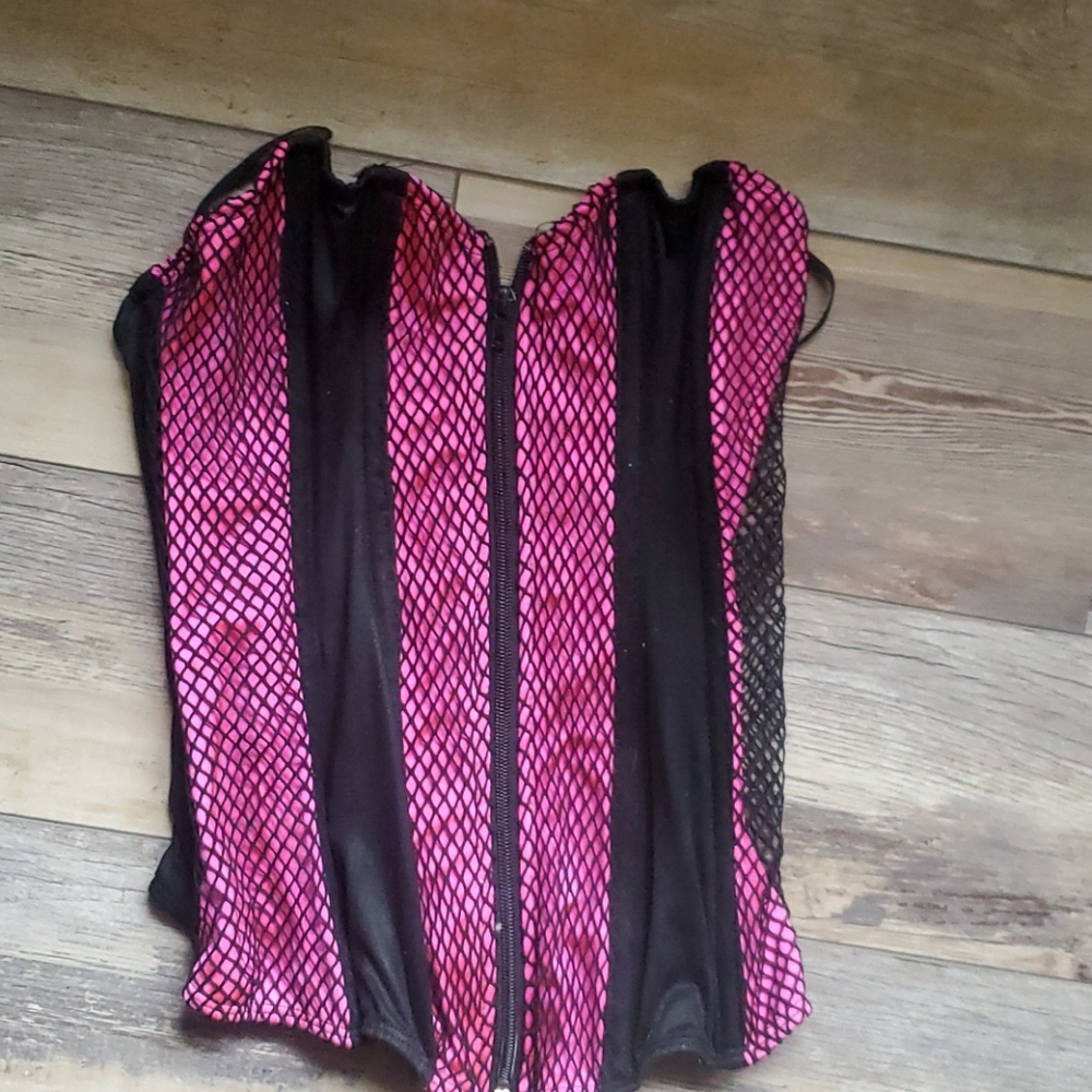 Corset runs like a medium